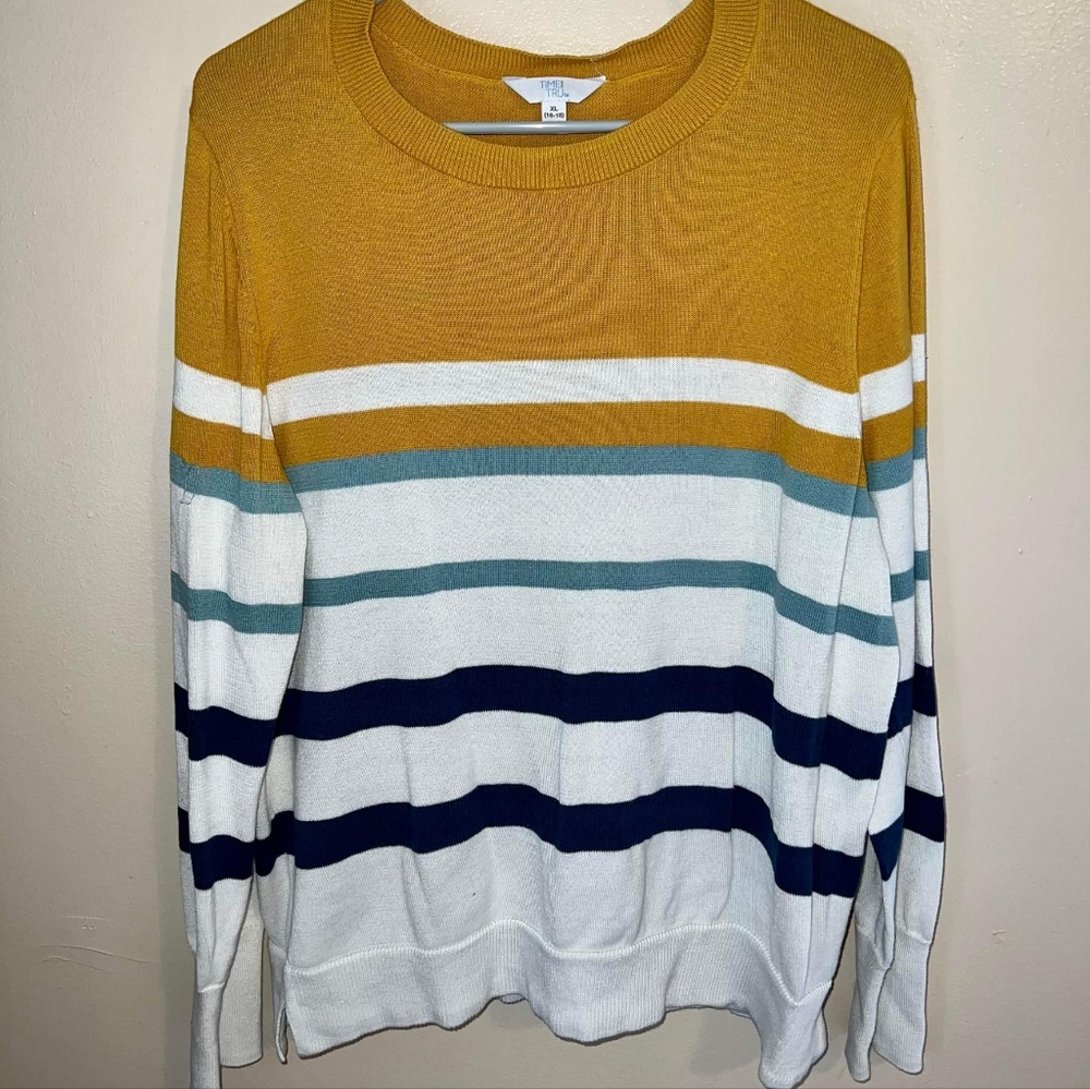XL Lightweight Sweater Style Top